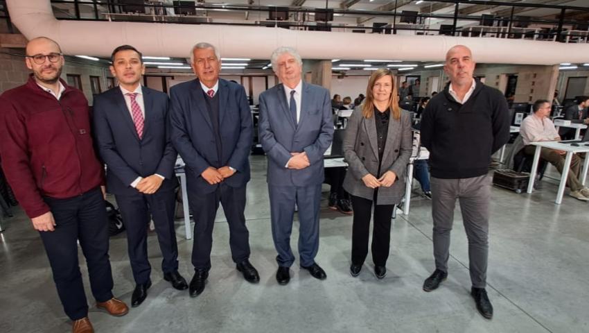 Academicos y Mesa Examinadora Mesa Examinadora y Academicos