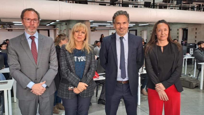 Mesa Examinadora y Académicos Mesa Examinadora