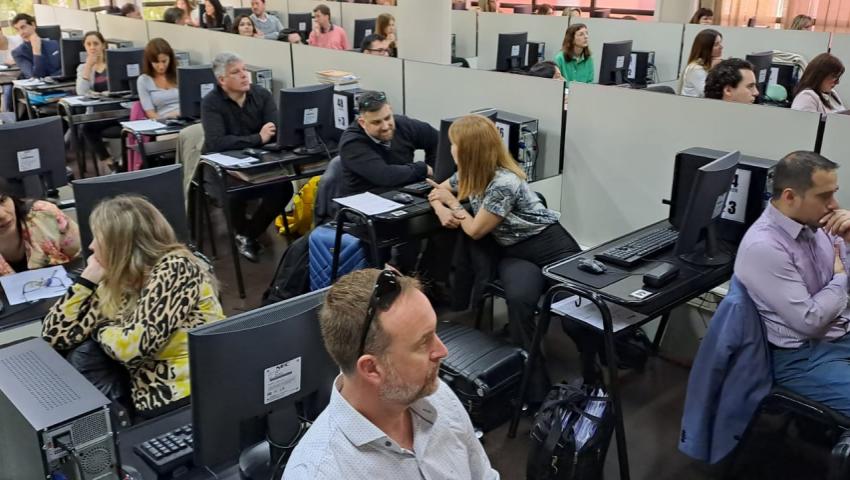 Aspirantes en sede del Consejo Sede del Consejo