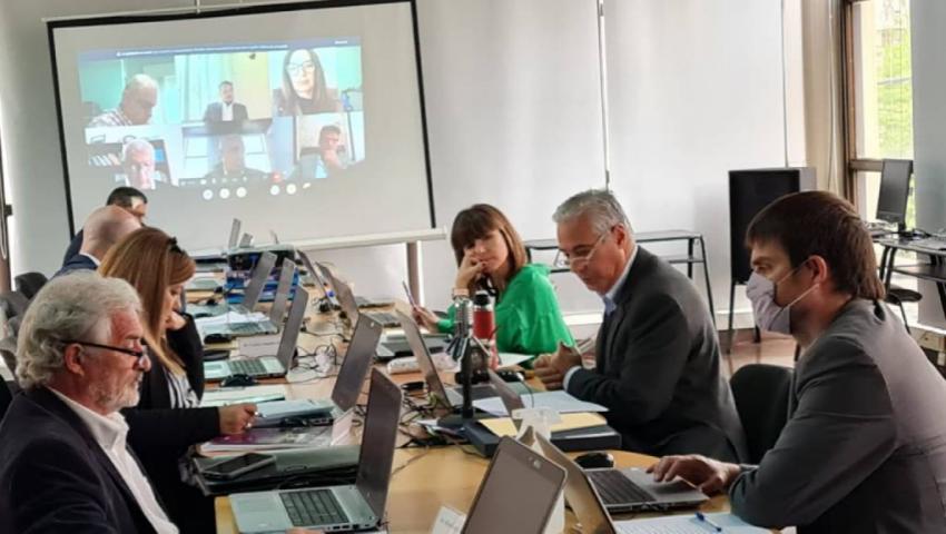 Sesión presencial del día 12 de Octubre, Presidente Sergio Torres, su Vicepresidente Mauro Benente